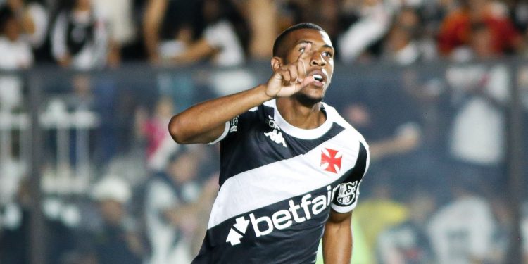 Vasco vence com autoridade o Melgar por 3 a 0 e avança aos playoffs da Sul-Americana