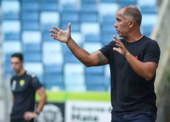Felipe, técnico interino do Vasco