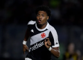 Vasco cede GB pro futebol português.