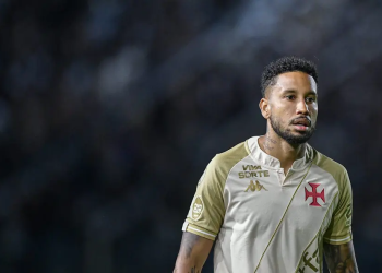 Jair em jogo do Vasco