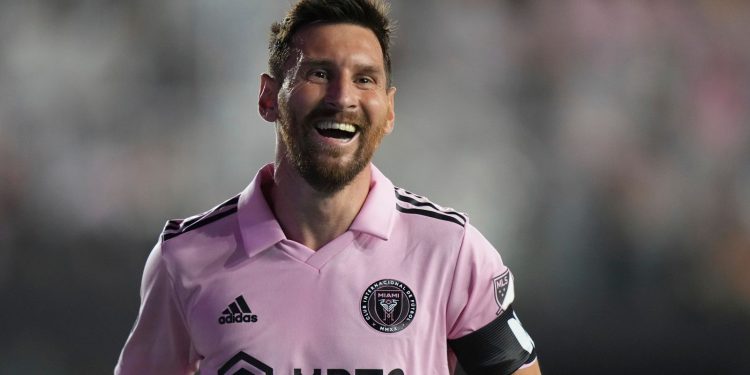 Time de Messi quer jogador especulado no Vasco