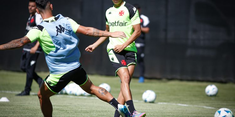 Confira a provável escalação do Vasco contra o São Paulo