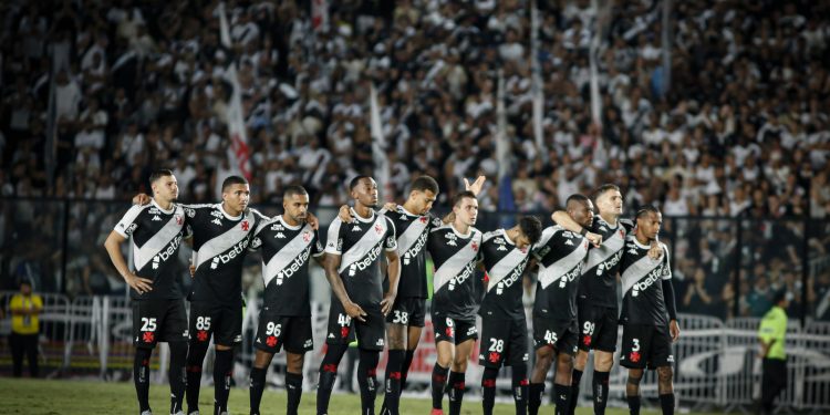 Com a crise financeira ainda pressionando os bastidores de São Januário, o Vasco da Gama pode concretizar nos próximos dias a saída.