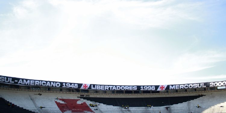 Atitude externa prejudica o Vasco em renovação com craque