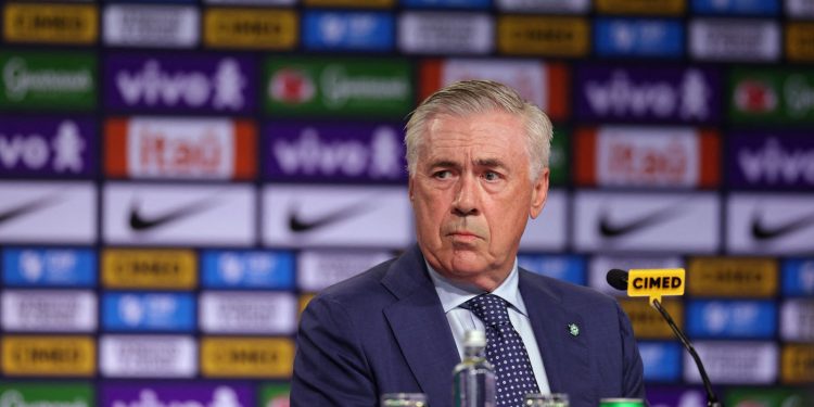 Jornalista aponta carência na Seleção e defende retorno de jogador do Vasco