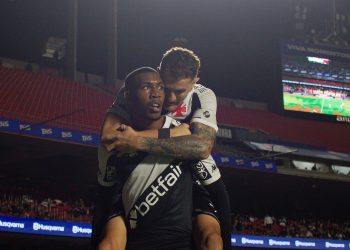 Melhores momentos de Vasco 3x1 São Paulo