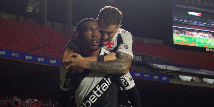 Melhores momentos de Vasco 3x1 São Paulo