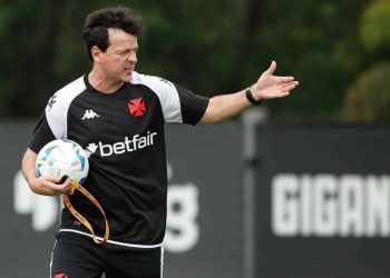 A família confirmou! Queridinho de Diniz está negociando com o Vasco