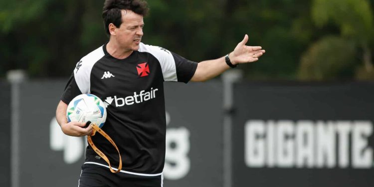 A família confirmou! Queridinho de Diniz está negociando com o Vasco