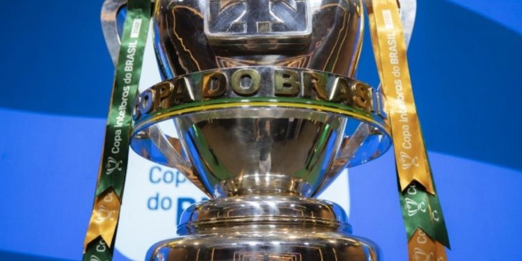 Rivaldo destaca confronto entre Palmeiras x Corinthians na Copa do Brasil