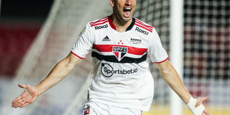 São Paulo pode ter até oito desfalques contra o Vasco no Morumbis