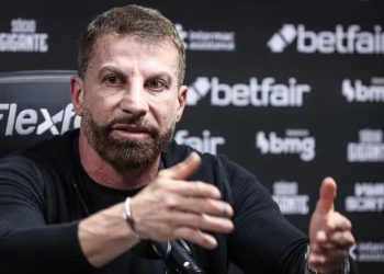 Vasco acerta retorno de defensor após negativa do futebol saudita