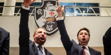 Política do Vasco pode atrapalhar venda da SAF?