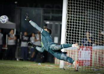 Ídolo! Léo Jardim recusou proposta da Europa para renovar com o Vasco