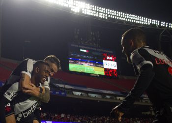 Não é contra o São Paulo! Vasco pode fazer clássico nacional no Morumbis