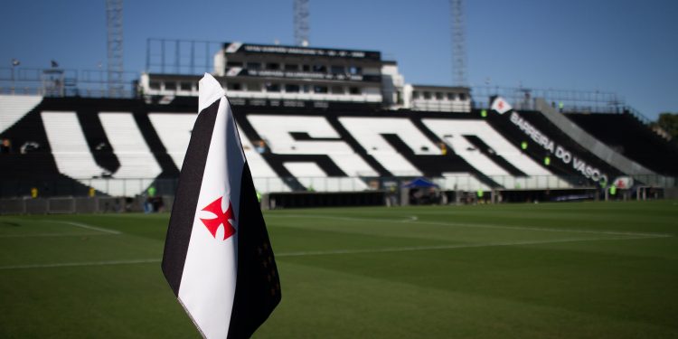 Reviravolta no mercado: jogador cobiçado pelo Cruzeiro retorna ao Vasco