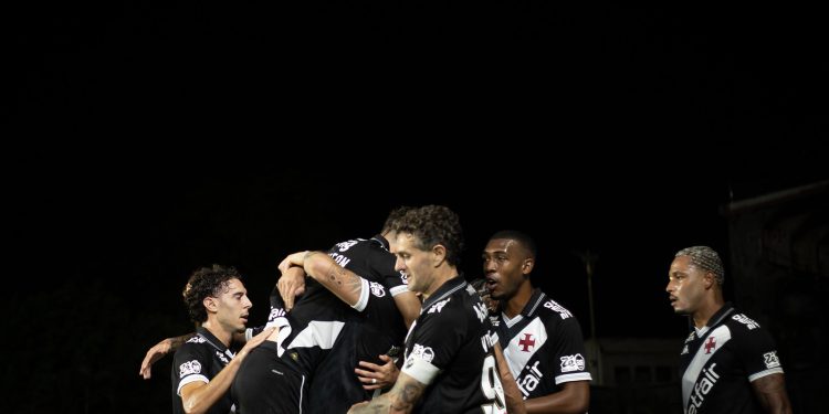 Diretor do CSA admite que pode poupar jogadores contra o Vasco: "Nosso foco é a Série C"