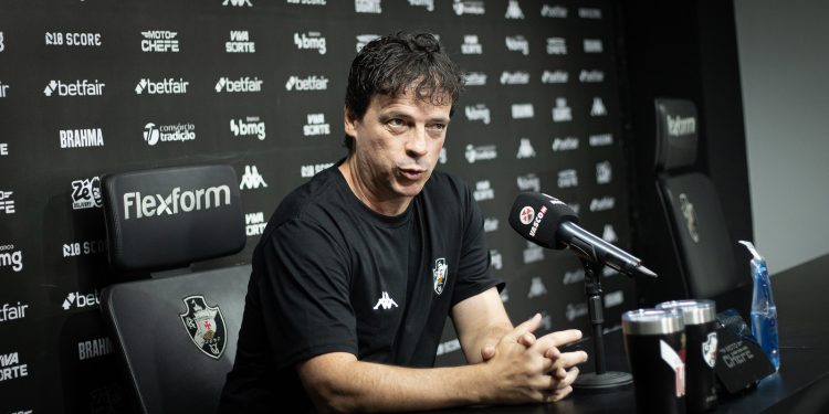 Vasco escalado com mudanças para a decisão