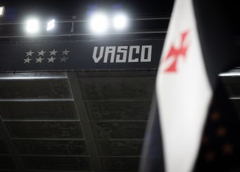 Vasco sofre nova ação na Justiça com jogador