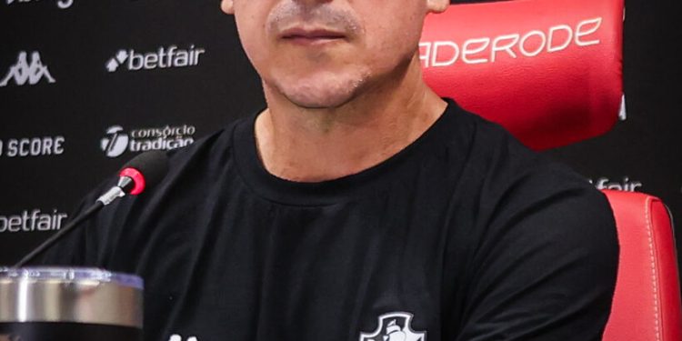 Destaque do Vasco recebe sondagem do futebol europeu