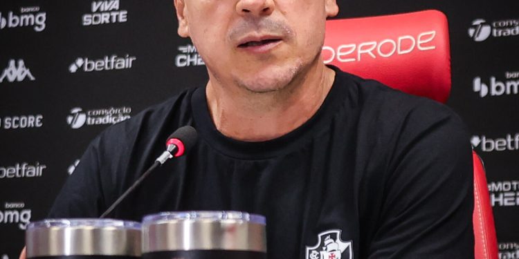 Vasco não vence, mas Diniz vê lado bom: ”O resultado é positivo porque a gente não tomou gol”