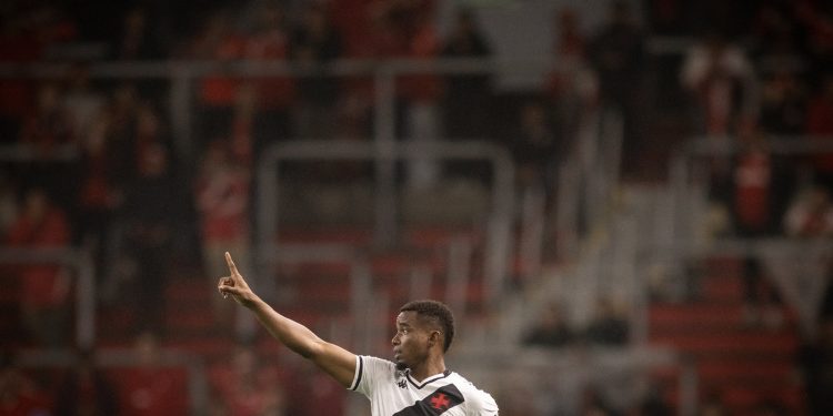 Com novidades, confira os relacionados do Vasco contra o CSA