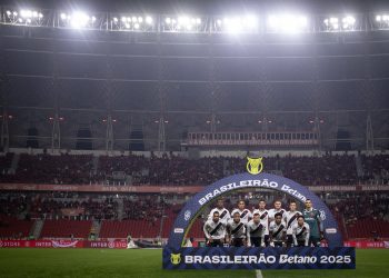 Vasco prepara pacotão de saídas; veja os nomes