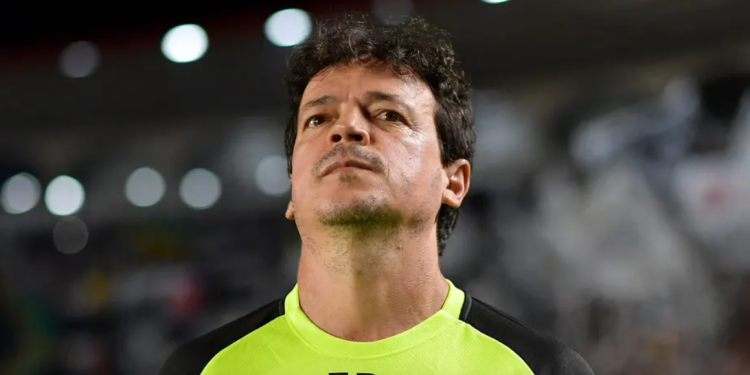 Vasco vai contratar um zagueiro na janela? Entenda