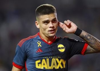 Gabriel Pec recebe sinal para voltar ao Brasil e Vasco pode receber boa grana