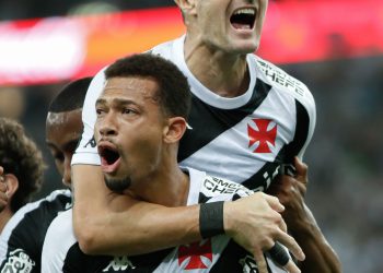 Vegetti e João Victor falam sobre a intertemporada do Vasco