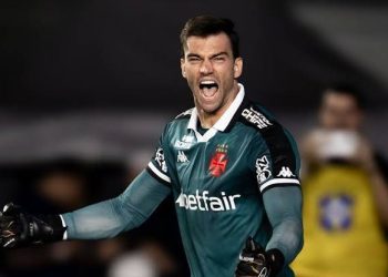 Léo Jardim: Entenda a situação do goleiro do Vasco