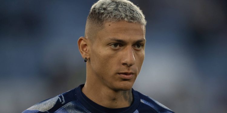 O que precisa ser feito para o Vasco contratar atacante Richarlison? Ídolo explica