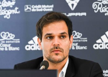 Vasco acerta venda silenciosa de atacante para a Europa