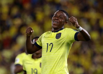 Vasco recebe sinal verde para negociar com Alan Minda