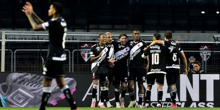 Vasco aplica maior goleada como visitante da sua história no Brasileirão