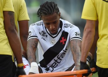 Vasco perde Tchê Tchê