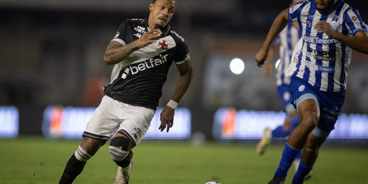 Confira a provável escalação do Vasco contra o CSA