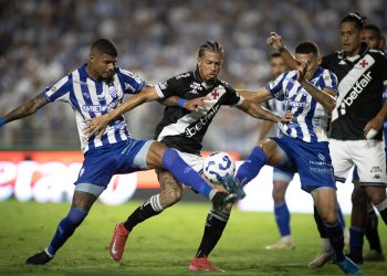 Torcida do Vasco fica revoltada com provável escalação contra o Mirassol