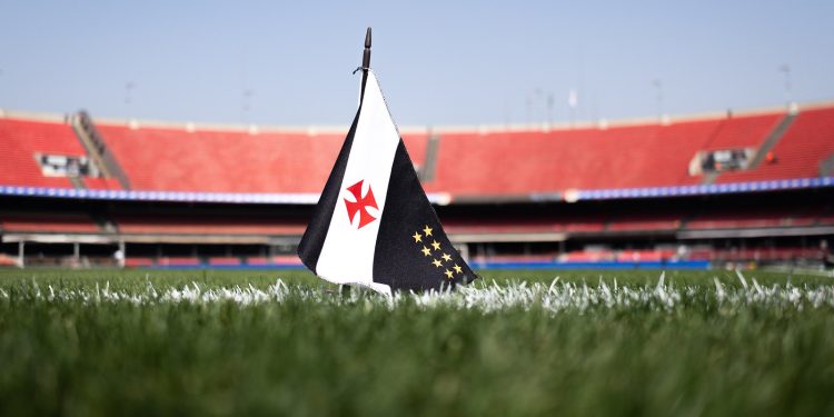 Vasco atropela o Santos por 6 a 0 no Morumbis ao som de ''Coutinho é melhor que Neymar''