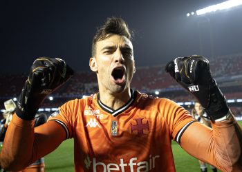 Léo Jardim banca São Januário como trunfo do Vasco mesmo com jejum de vitórias no Brasileirão