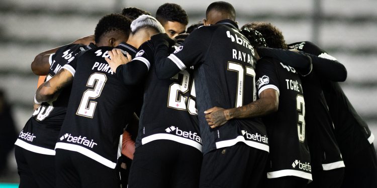 Vasco e Botafogo se enfrentam nesta quarta-feira (27/08), às 21h30, em São Januário, pela partida de ida das quartas de final da Copa do Brasil