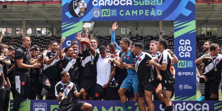 Vasco renova com futuro craque da base