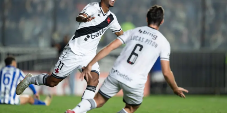 Rayan se destaca e assume artilharia do Vasco na Copa do Brasil 2025