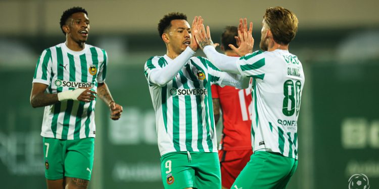 Ex-Vasco vira alvo de Porto, Sporting e Zenit em negociação milionária na Europa