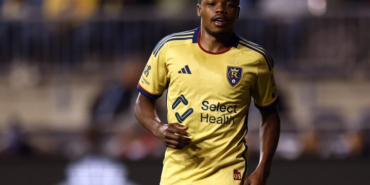 Transfer ban do Corinthians abriu caminho para o Vasco fechar com Andrés Gómez; veja os bastidores