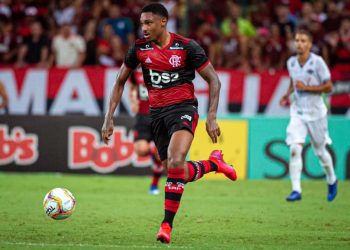 Sondado no Vasco, Vitinho negocia com Corinthians