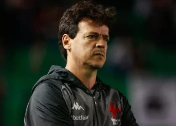 Vasco decepciona torcida e deixa reforços fora contra o Botafogo