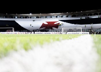 Vasco e Botafogo empatam em 1 a 1 no jogo de ida das quartas de final da Copa do Brasil