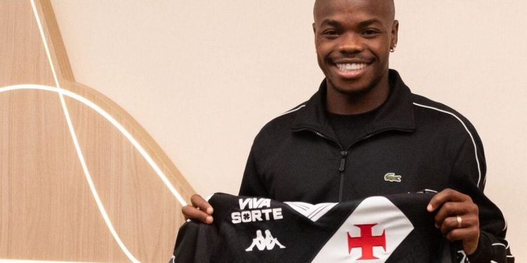 Andrés Gómez pode estrear pelo Vasco contra o Santos