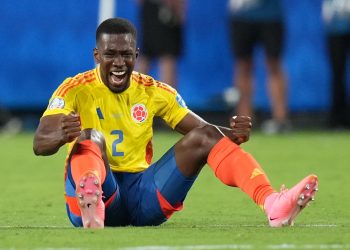 Vasco ou Spartak Moscou? Carlos Cuesta decide futuro